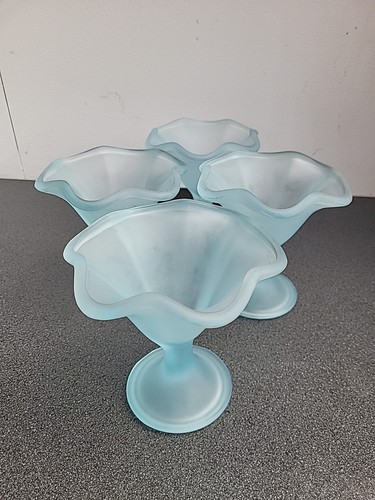 4xvintg blue frosted - frosted, ruffled