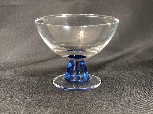 Vintage blue pedestal - blue, candy